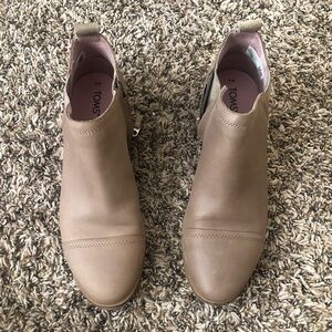 TOM’S Ankle Booties Sz 8